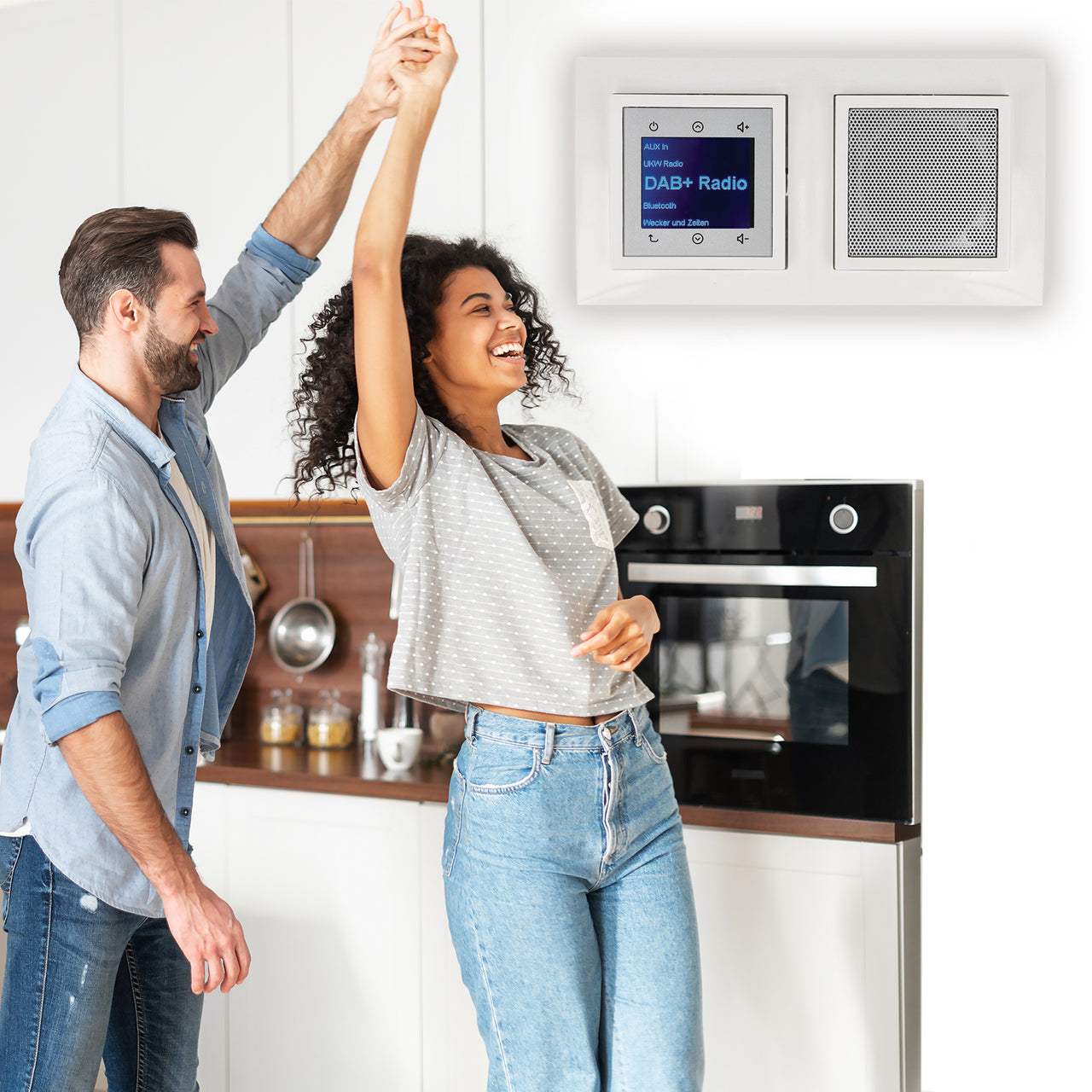 BERKER Unterputz DAB+ und Bluetooth Radio 30848989 mit Lautsprecher polarweiß glänzend mit 2fach Rahmen Berker 10128989 inkl. EBROM Phasenprüfer zur Montage der Geräte